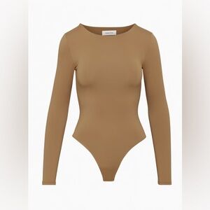 Aritzia Babaton constant camel  CONTOUR CREW LONGSLEEVE BODYSUIT size Small